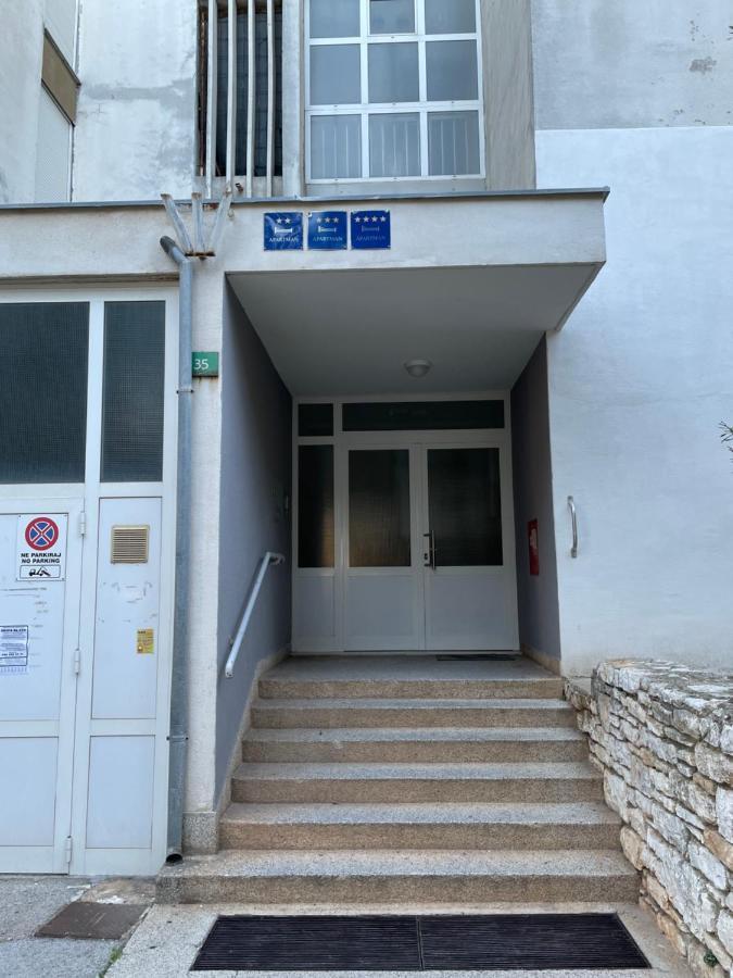 Apartment Bella Veruda In Pula Bagian luar foto